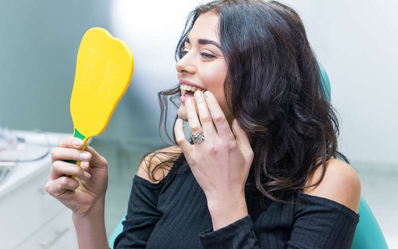برای ترمیم دندان با ایمپلنت به صورت اقساطی به کجا مراجعه کنیم؟