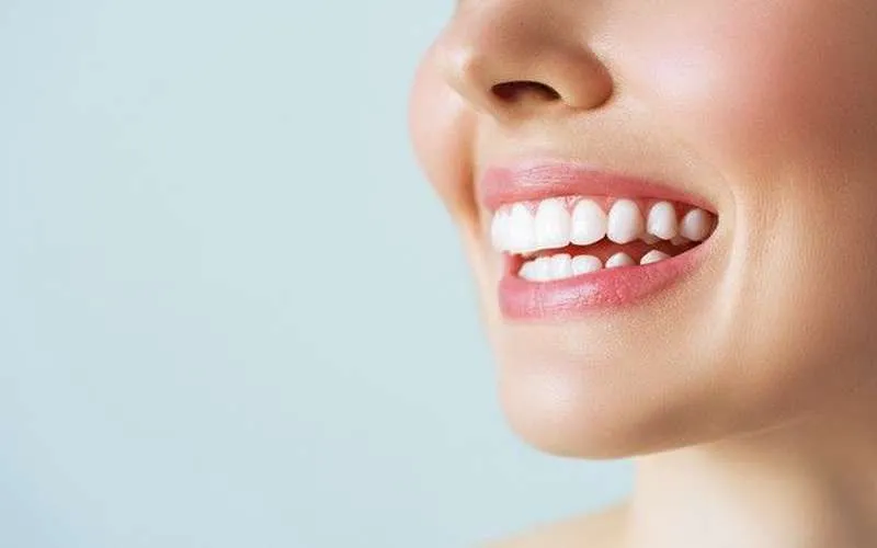 کامپوزیت بهتر است یا روکش دندان؟